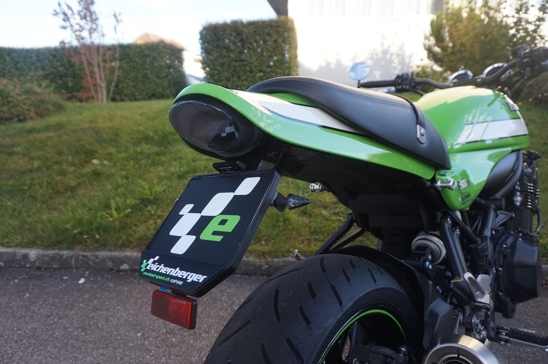 KAWASAKI Z 900RS ABS Vintage Lime Green mit goldenem Scheinwerferglas-image-5