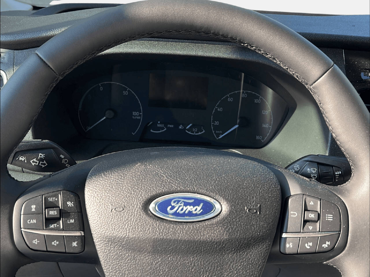 FORD E-Transit Van 350 L2H2 67kWh Trend-image-10