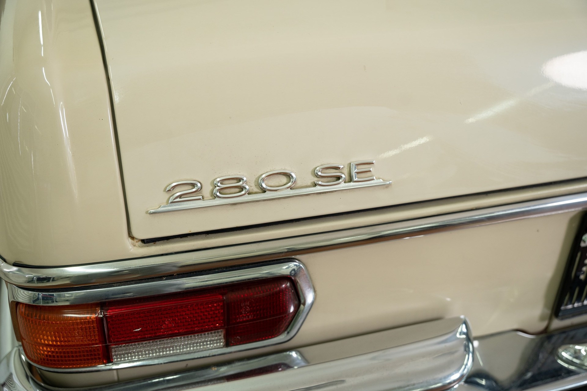 MERCEDES-BENZ 280 SE 3.5-image-14