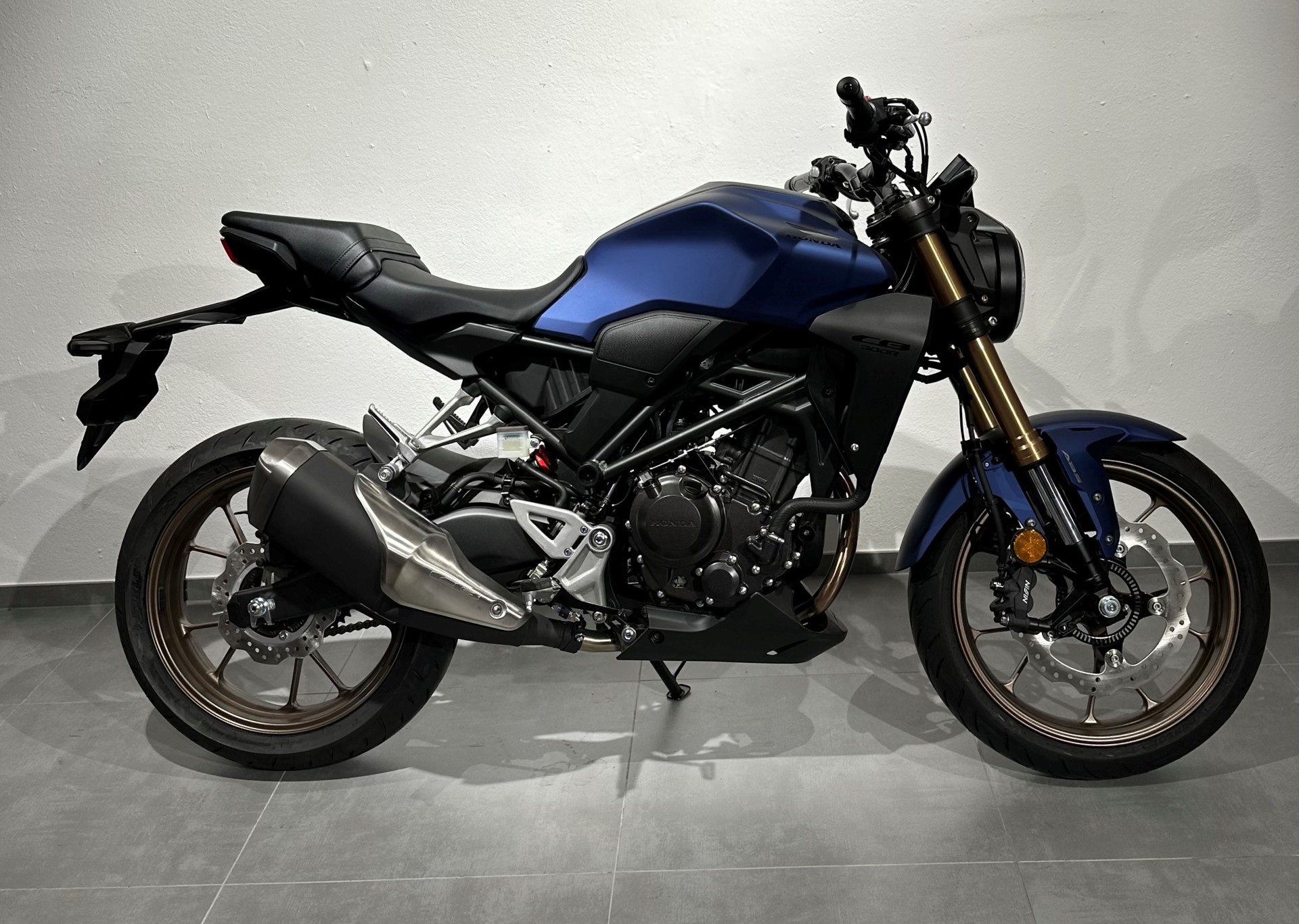 HONDA CB 300 R