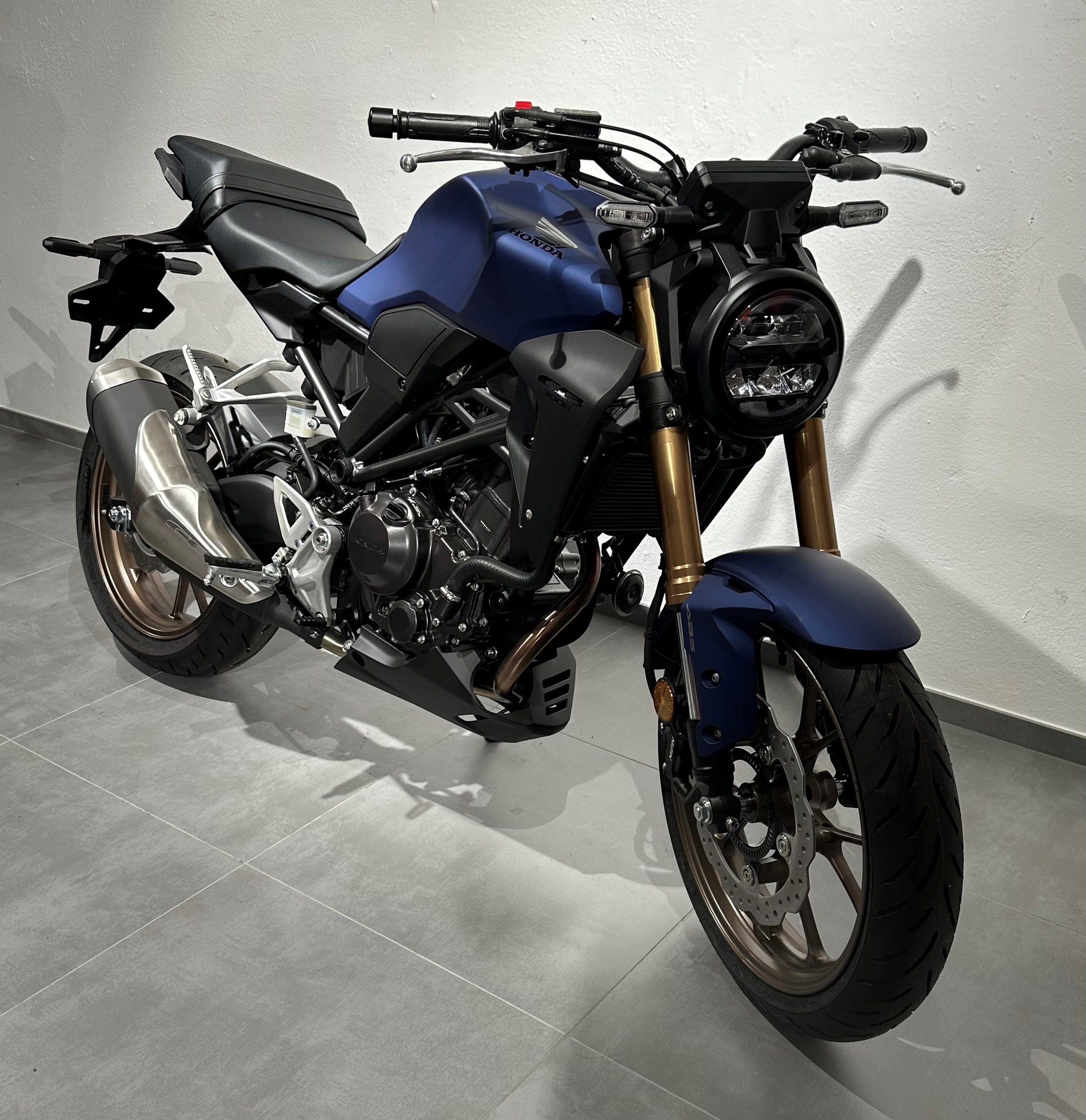 HONDA CB 300 R-image-4