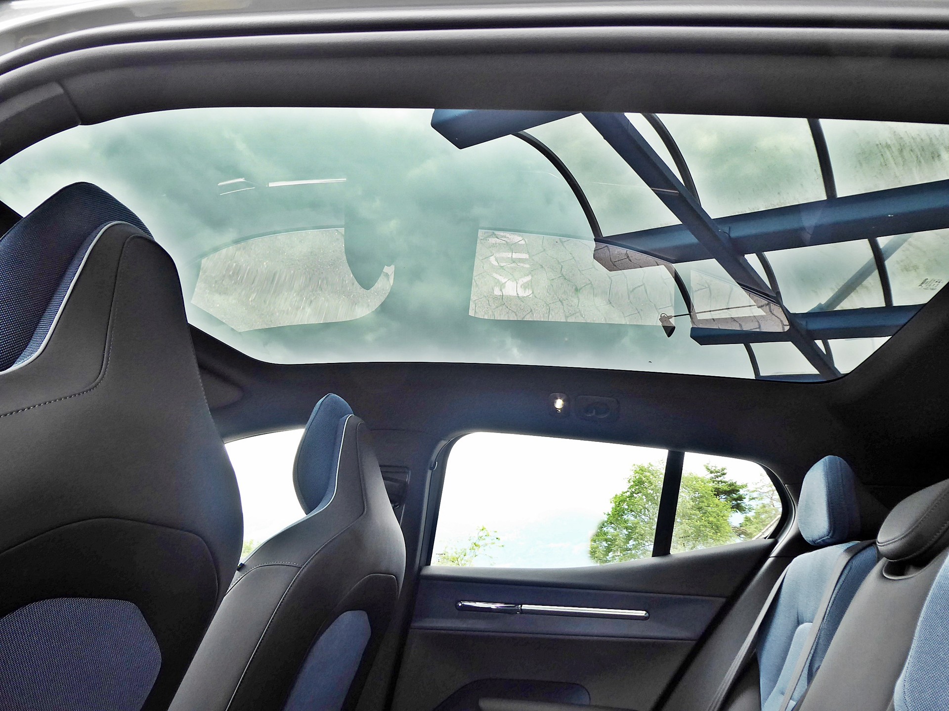 VOLVO EX30 E60 69kWh Ext Ra Ultra-image-7