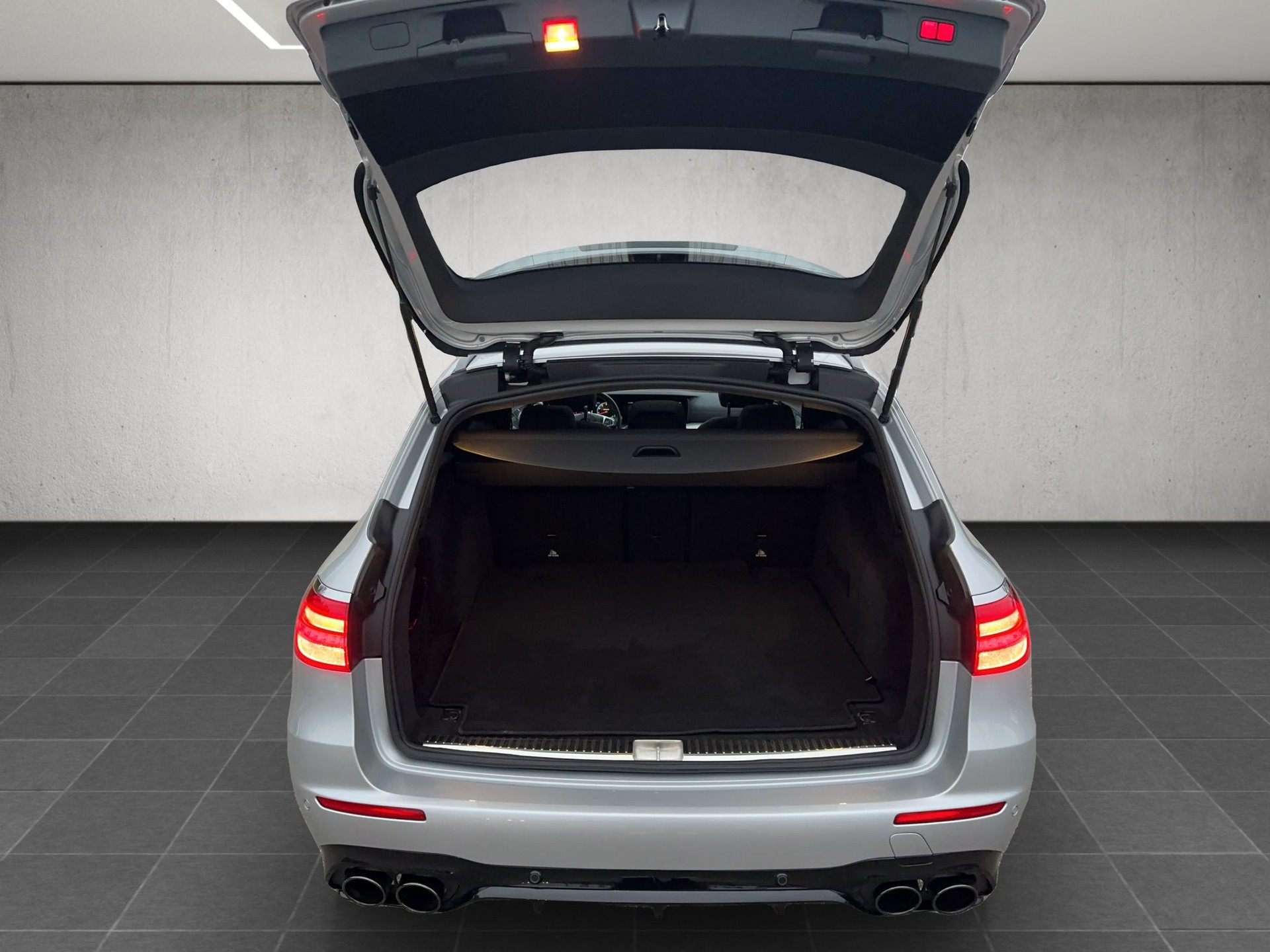 MERCEDES-BENZ E 43 AMG 4 Matic 9G-Tronic-image-9
