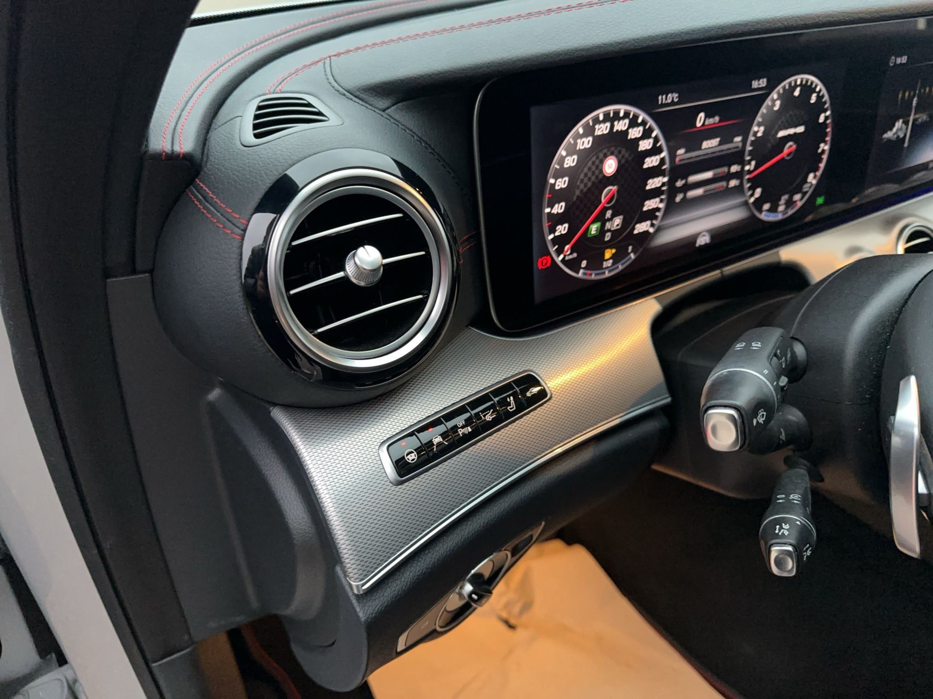 MERCEDES-BENZ E 43 AMG 4 Matic 9G-Tronic-image-17
