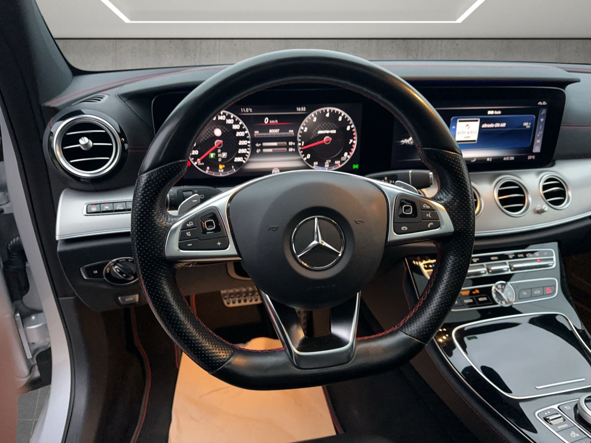 MERCEDES-BENZ E 43 AMG 4 Matic 9G-Tronic-image-15