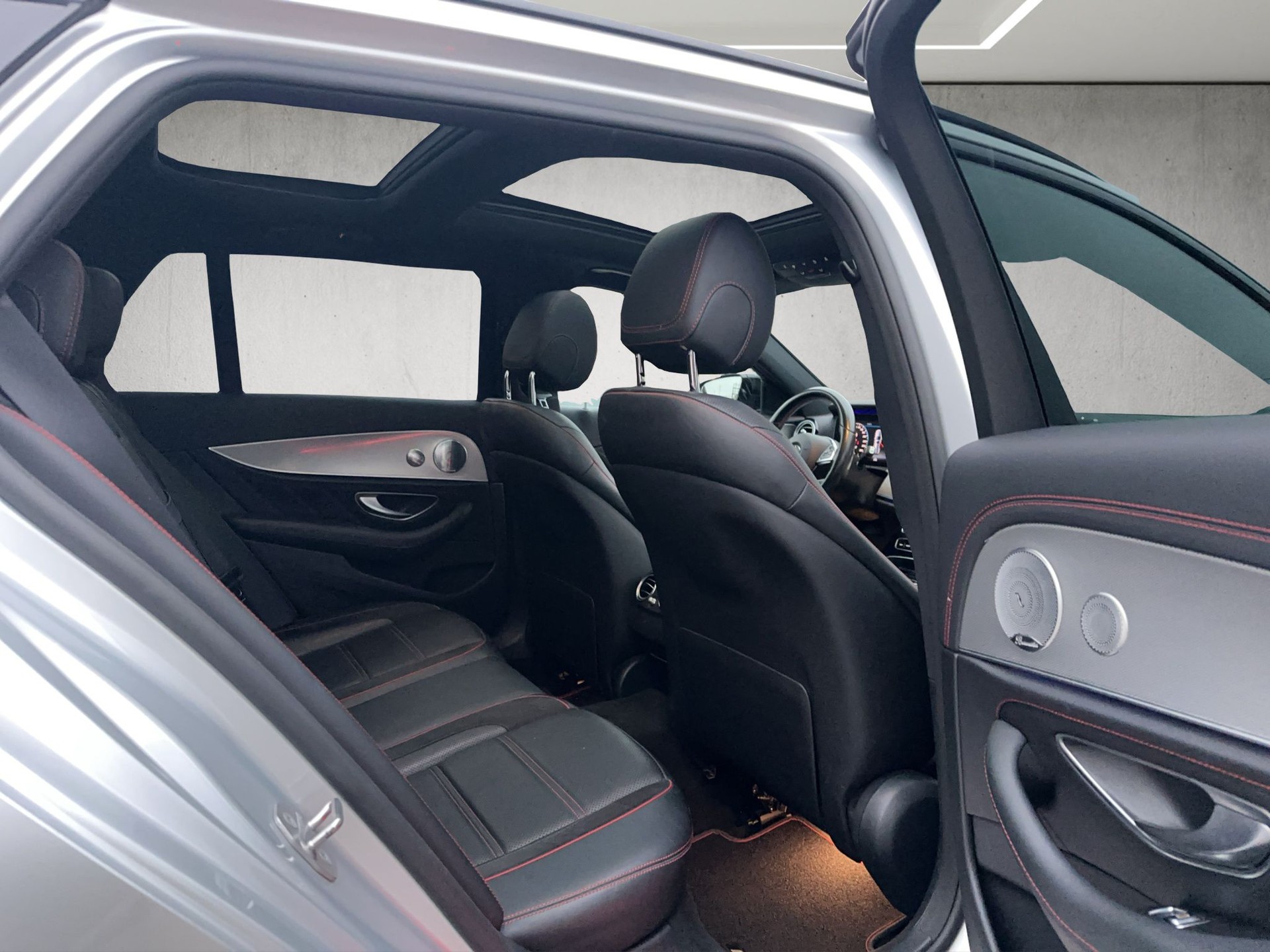 MERCEDES-BENZ E 43 AMG 4 Matic 9G-Tronic-image-11