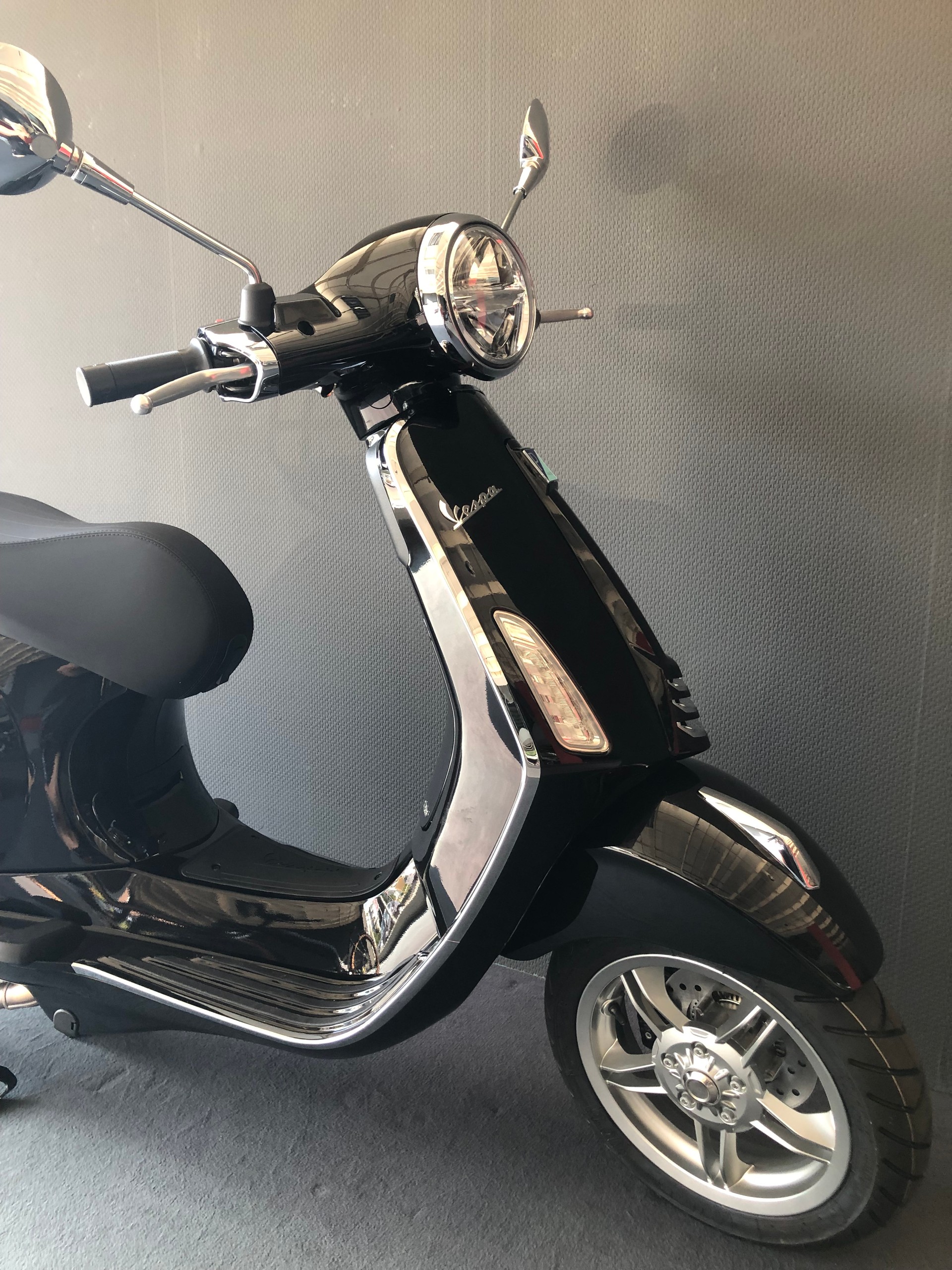 PIAGGIO Vespa 125 Primavera ABS-image-8