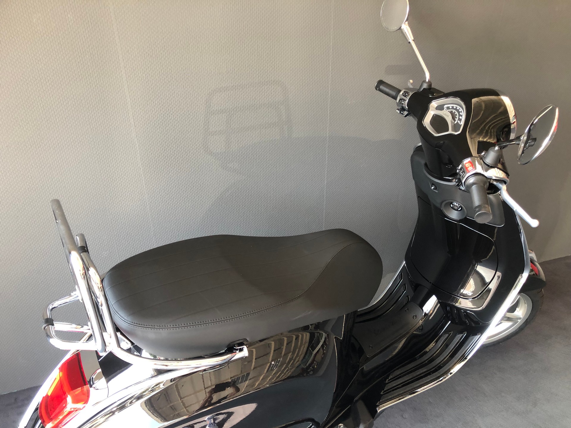 PIAGGIO Vespa 125 Primavera ABS-image-7