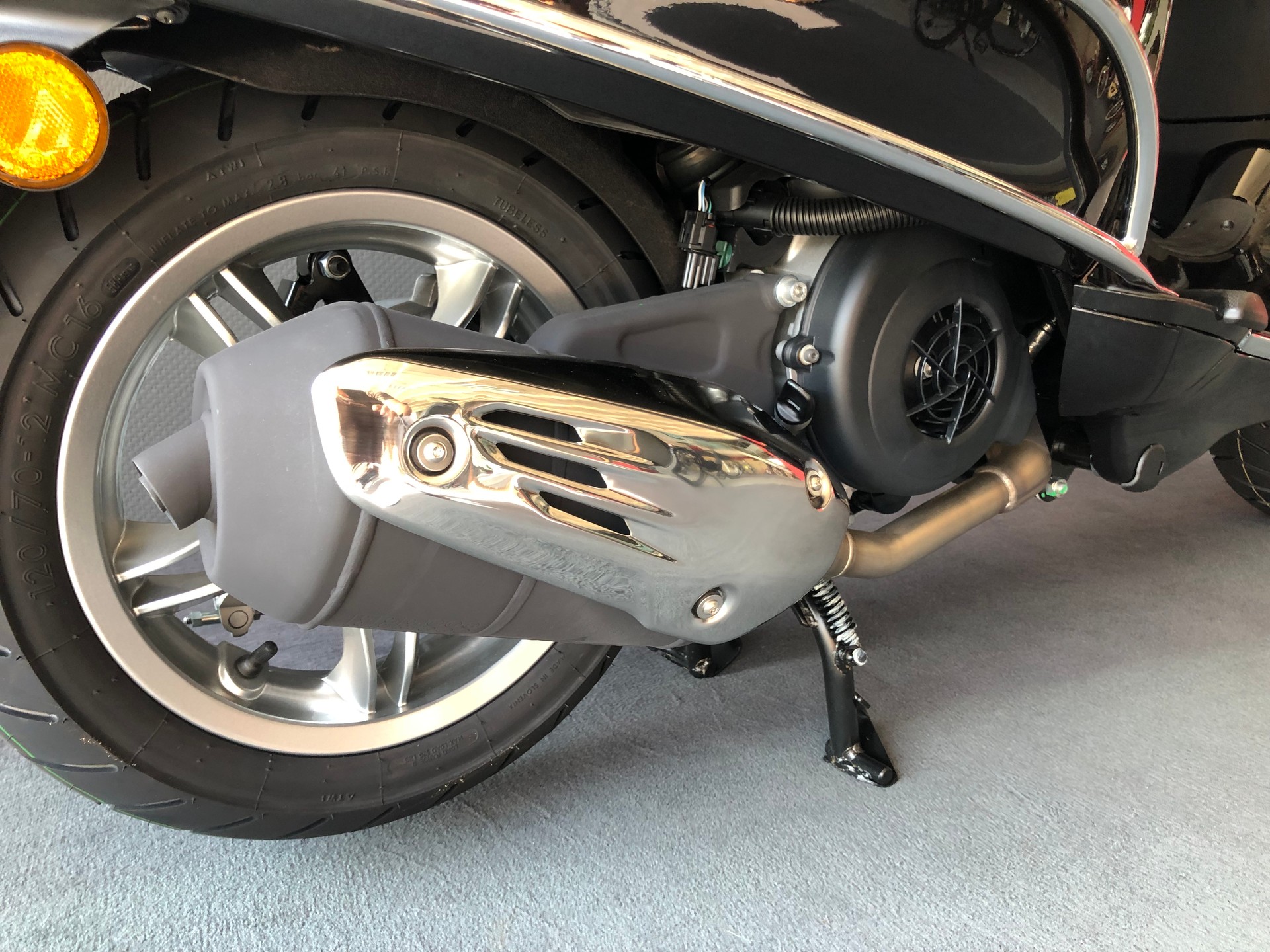 PIAGGIO Vespa 125 Primavera ABS-image-2