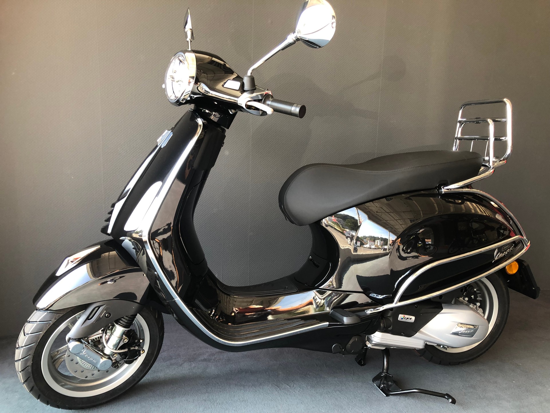 PIAGGIO Vespa 125 Primavera ABS-image-0