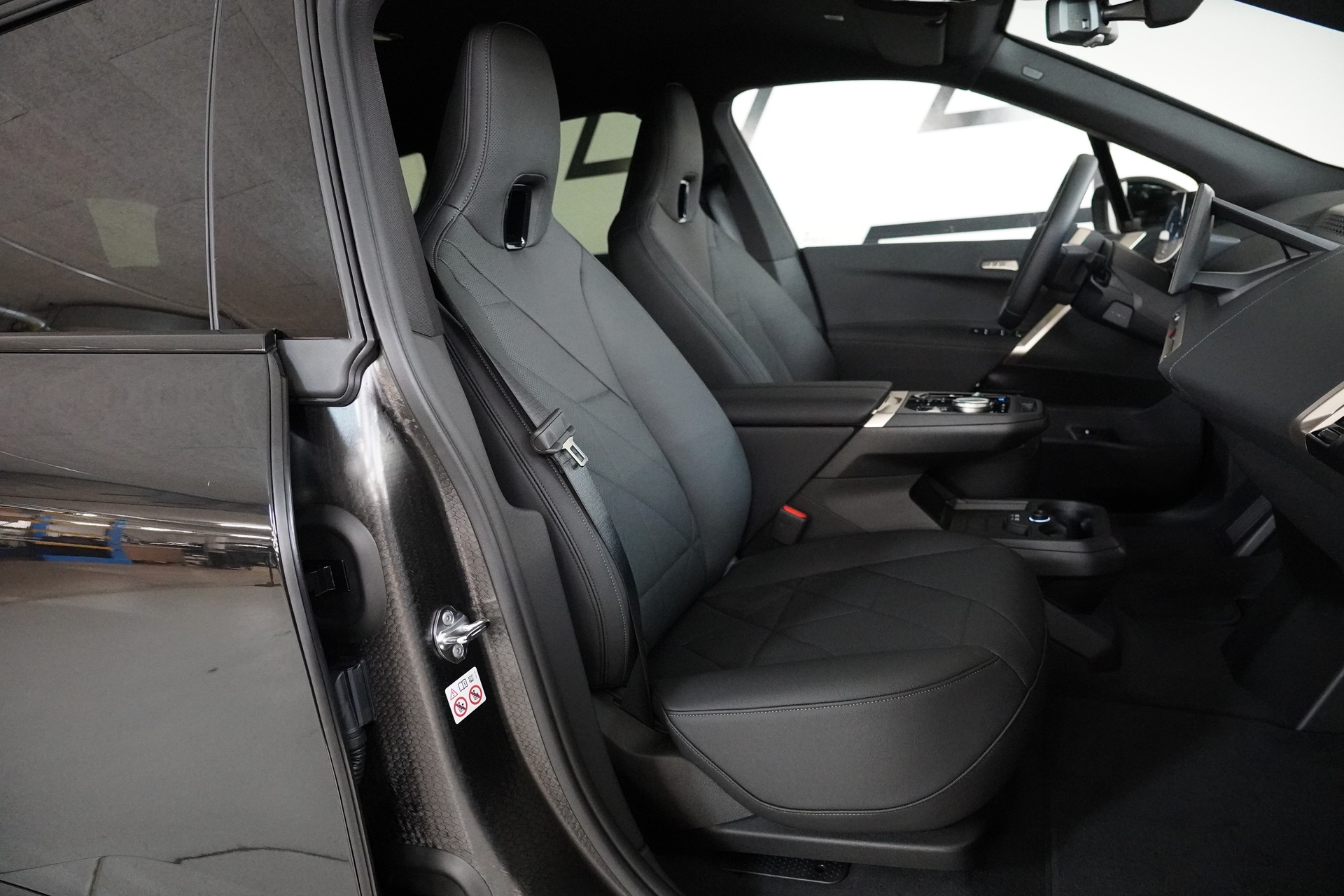 BMW iX xDrive50-image-15