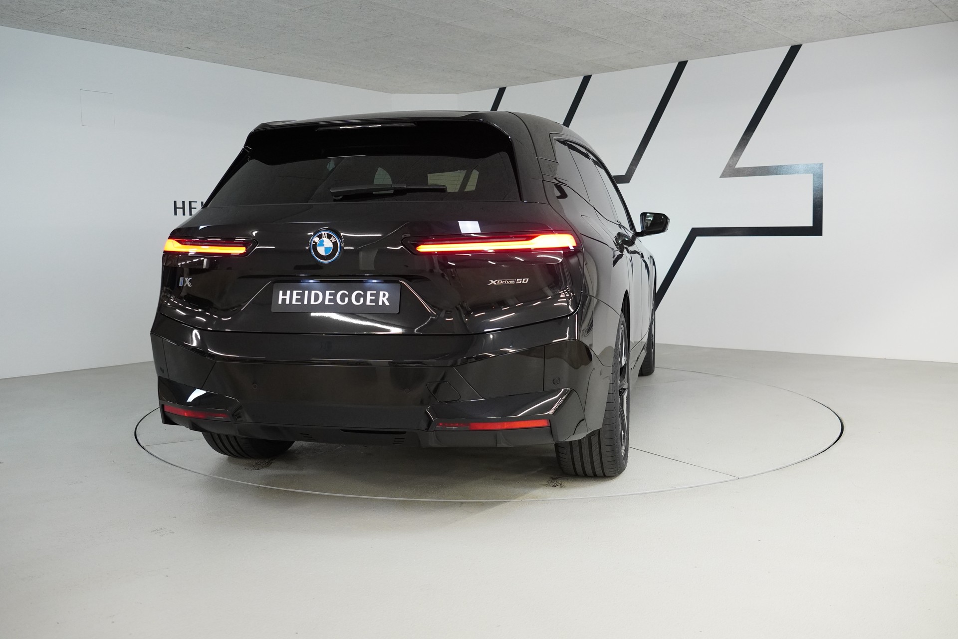 BMW iX xDrive50-image-7