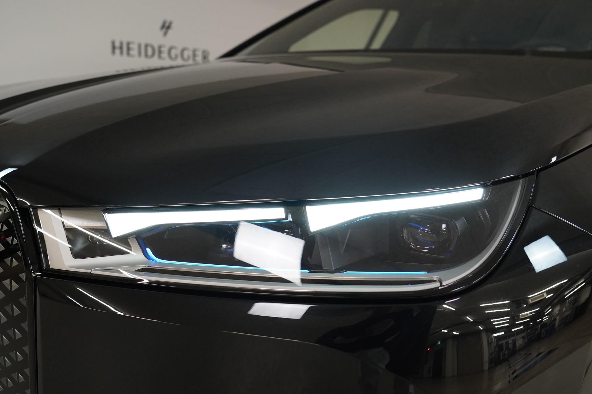 BMW iX xDrive50-image-9