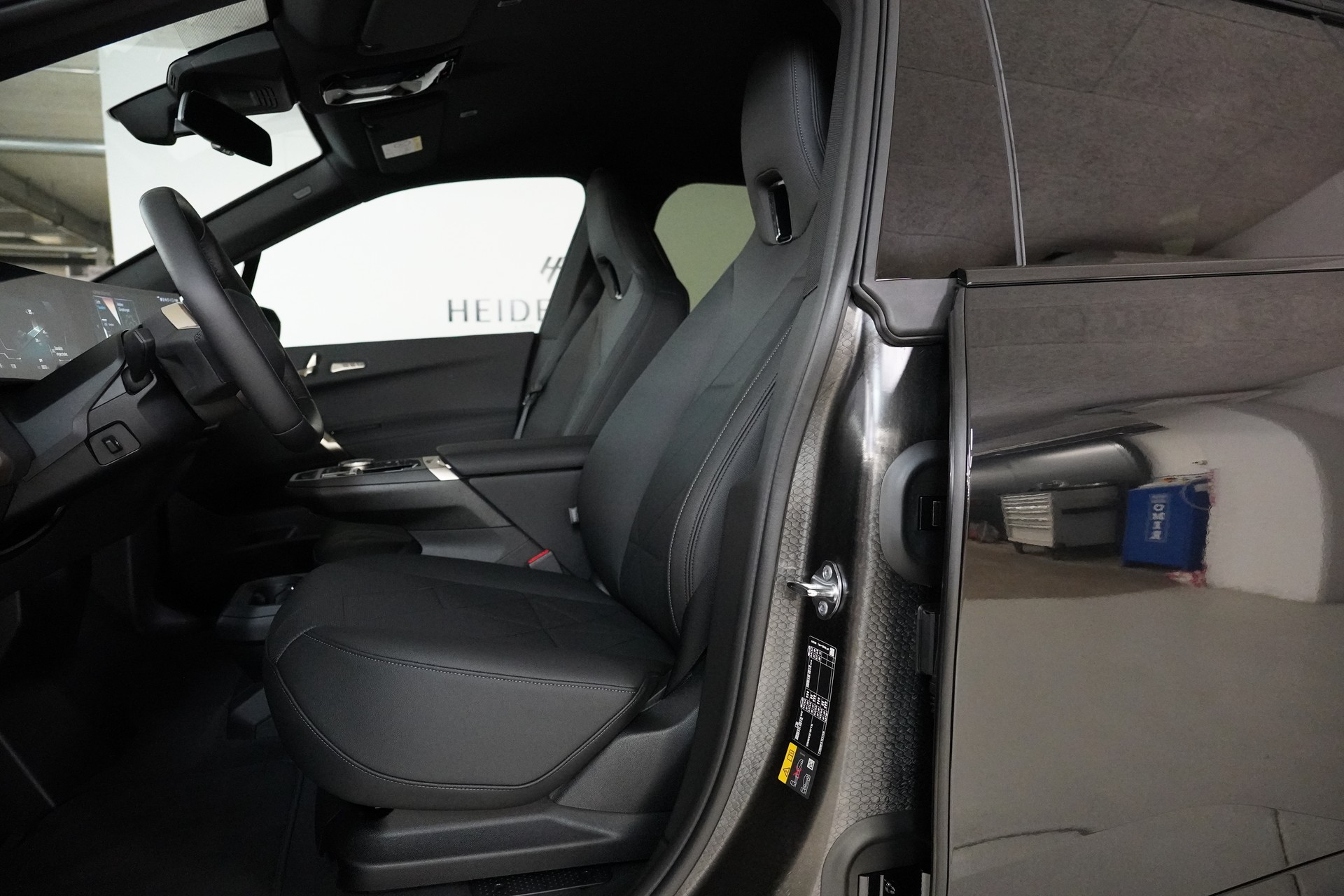 BMW iX xDrive50-image-11