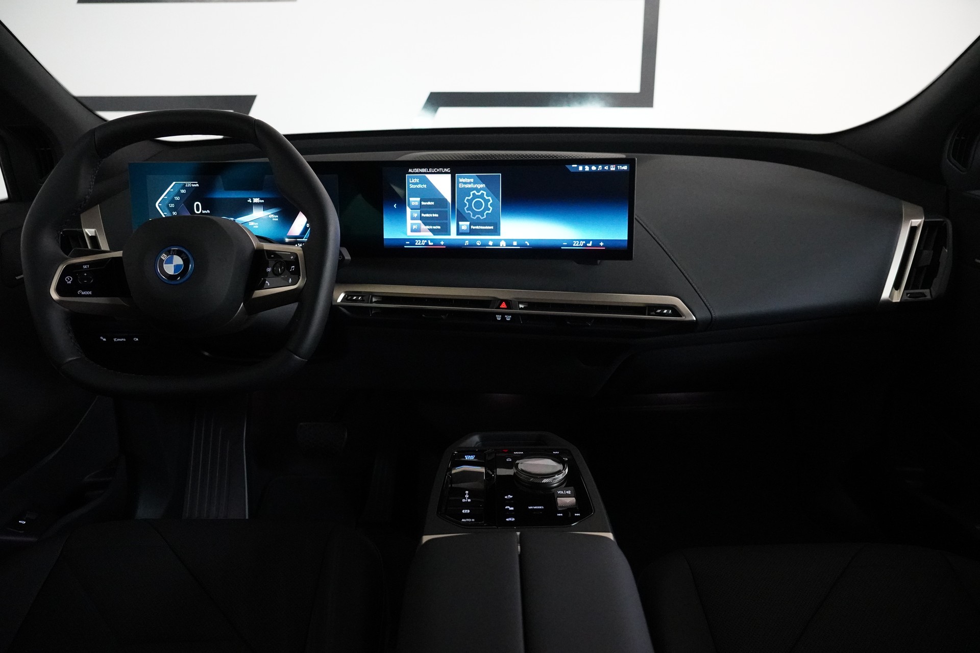 BMW iX xDrive50-image-17