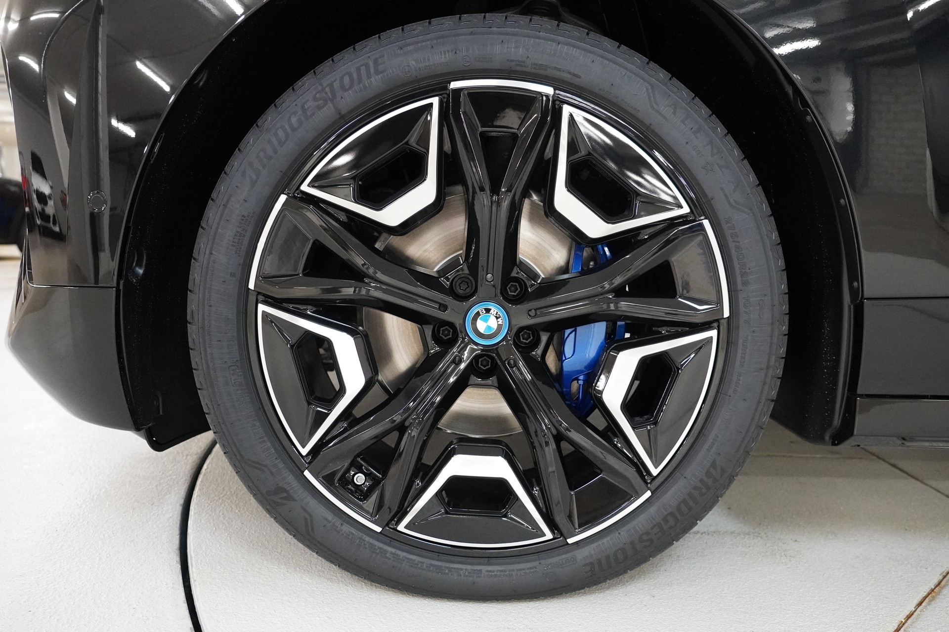 BMW iX xDrive50-image-10