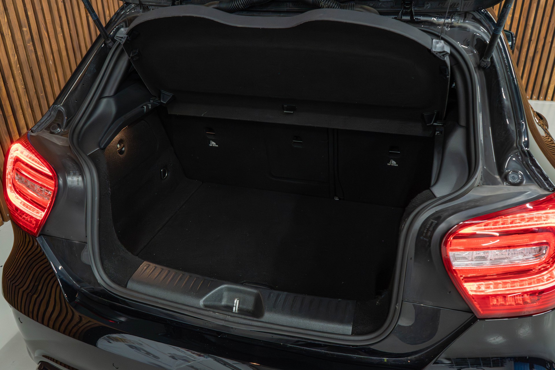 MERCEDES-BENZ A 45 AMG 4m-image-10