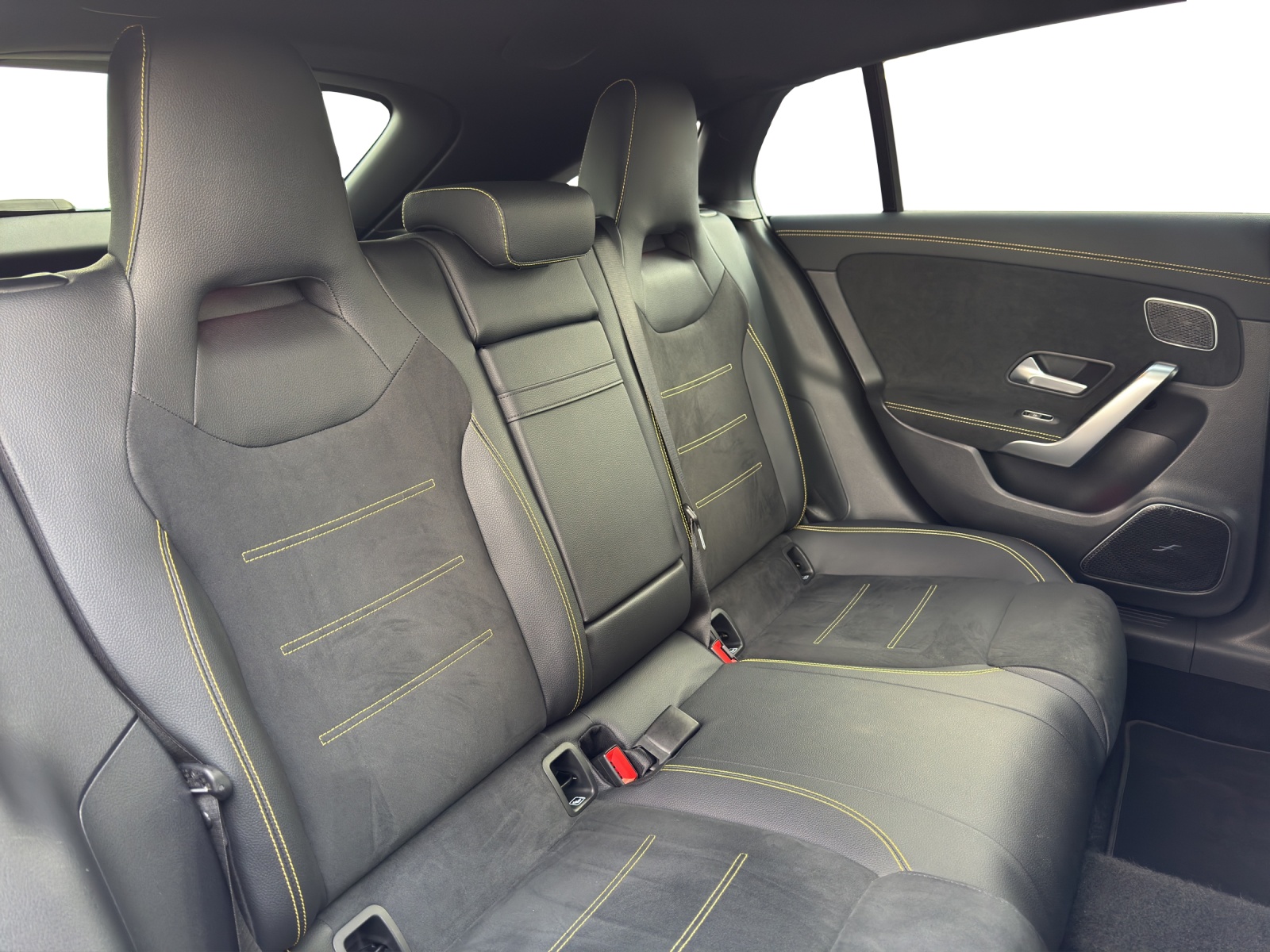 MERCEDES-BENZ CLA SB 45 S AMG 4Matic+-image-13