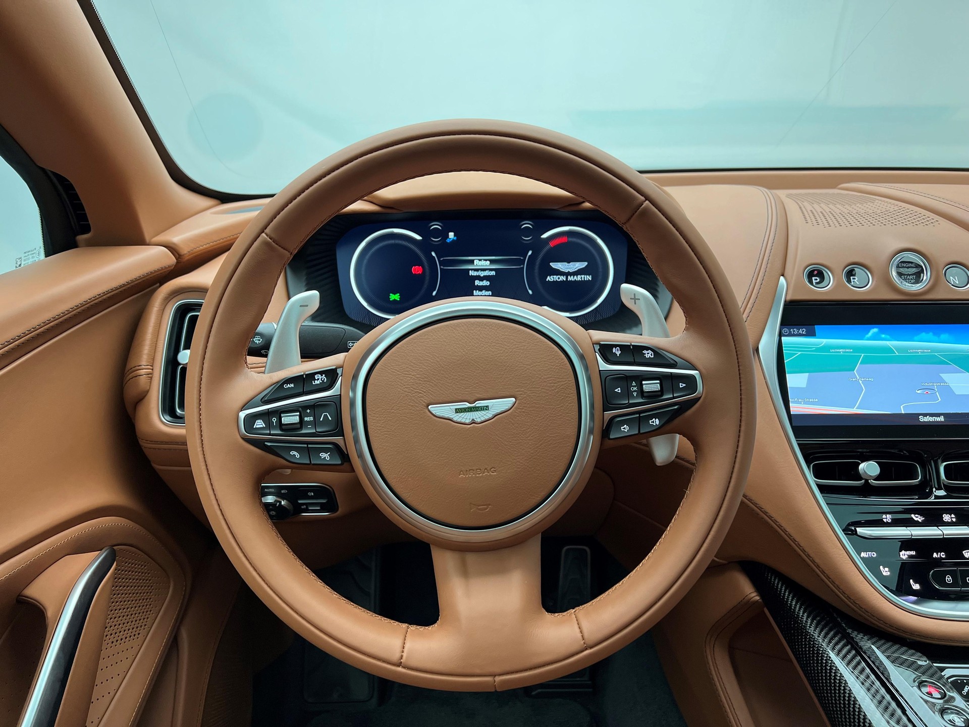 ASTON MARTIN DBX 707 4.0 V8 Bi-Turbo-image-10