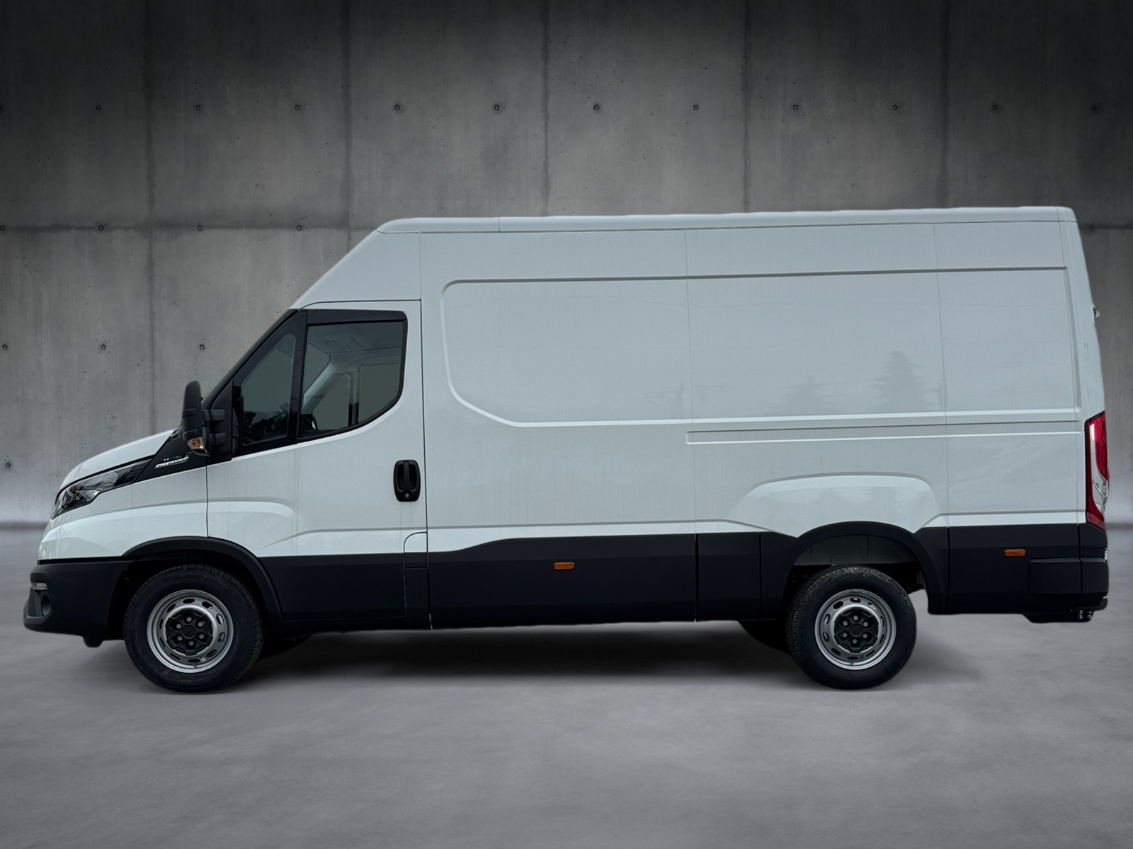 IVECO 35S18HA8V H2-showroom-element-1