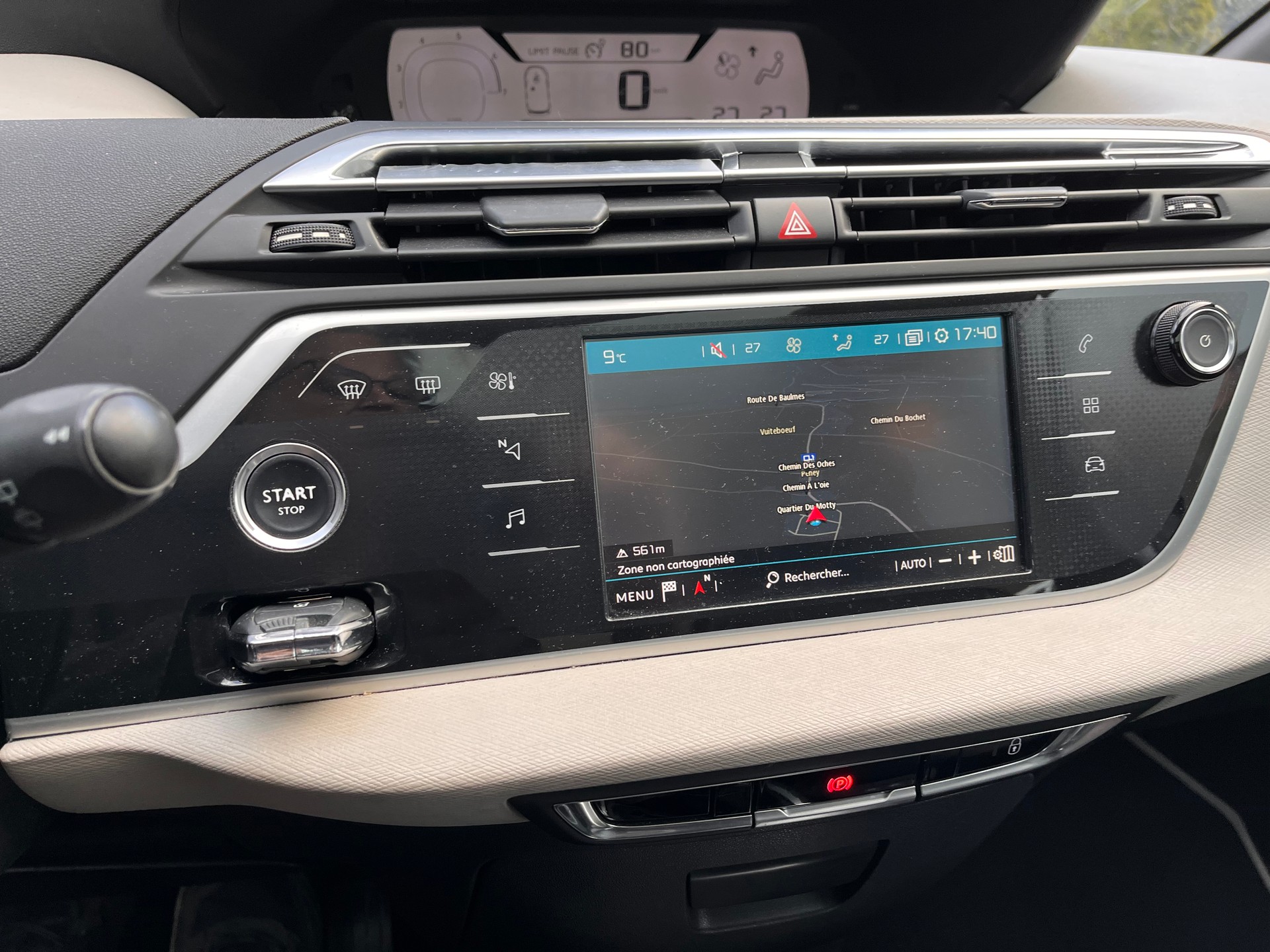CITROEN C4 Picasso 1.2 Pure Tech Attraction-image-9