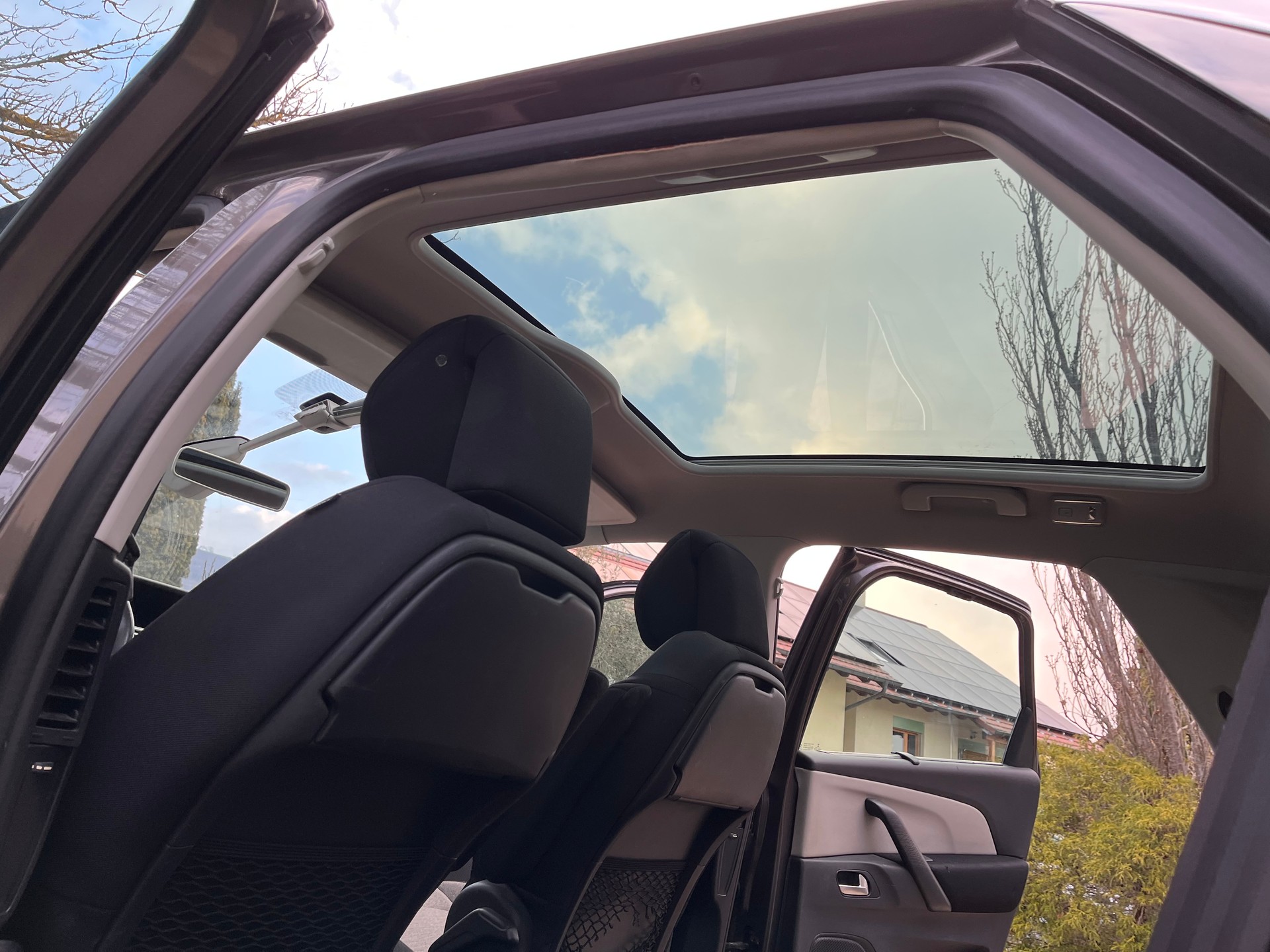 CITROEN C4 Picasso 1.2 Pure Tech Attraction-image-13