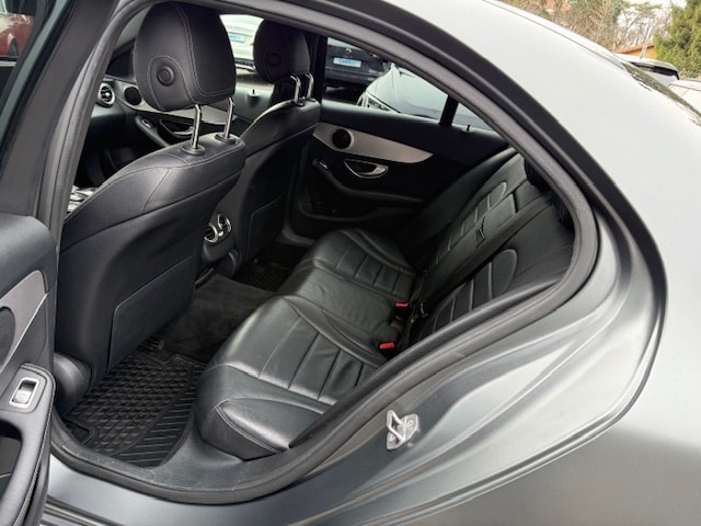 MERCEDES-BENZ C 200 4Matic 9G-Tronic-image-14