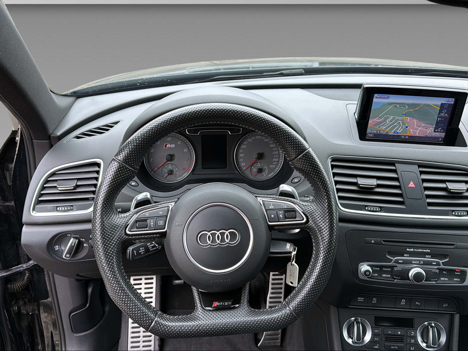 AUDI RS Q3 2.5 TFSI quattro S-Tronic-image-16
