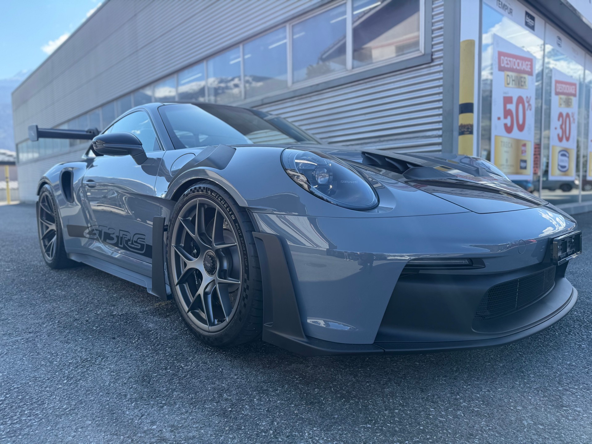 PORSCHE 911 GT3 RS Weissach-image-2