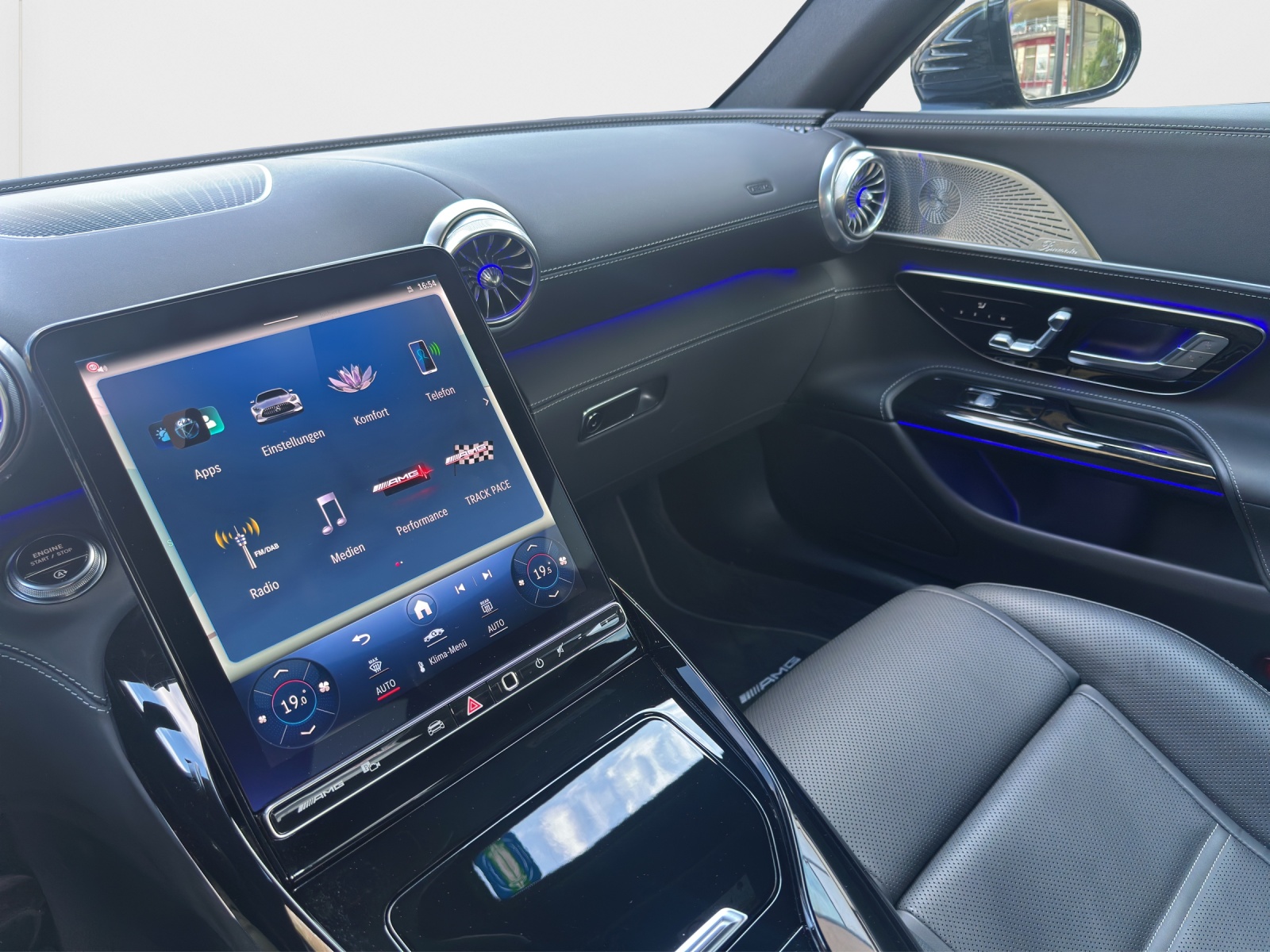 MERCEDES-BENZ AMG GT 63 4Matic+ Executive Edition-image-18