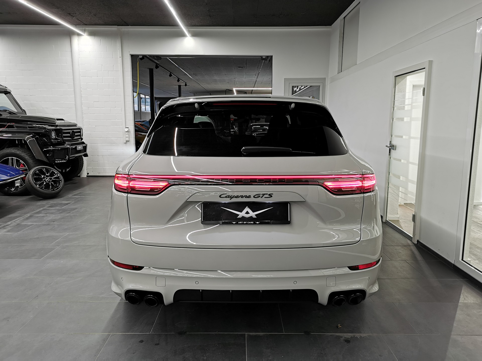 PORSCHE Cayenne GTS TURBO BIS 570 PS KREIDE ABSTANDSREGELTEMPOMAT 360° KAMERA ALCANTRA PANORAMADACH FACELIFT 2023 AHK SPORTABGAS HEADUP-image-5