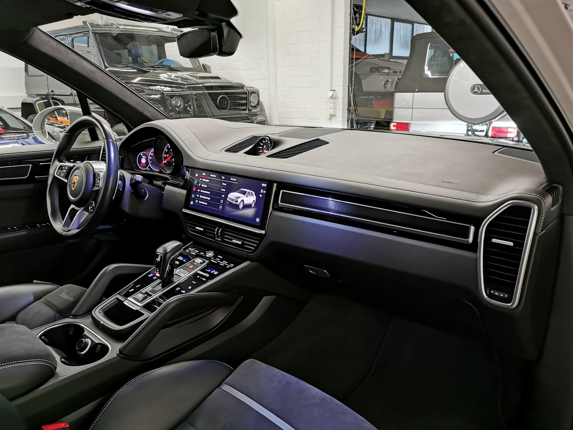 PORSCHE Cayenne GTS TURBO BIS 570 PS KREIDE ABSTANDSREGELTEMPOMAT 360° KAMERA ALCANTRA PANORAMADACH FACELIFT 2023 AHK SPORTABGAS HEADUP-image-10