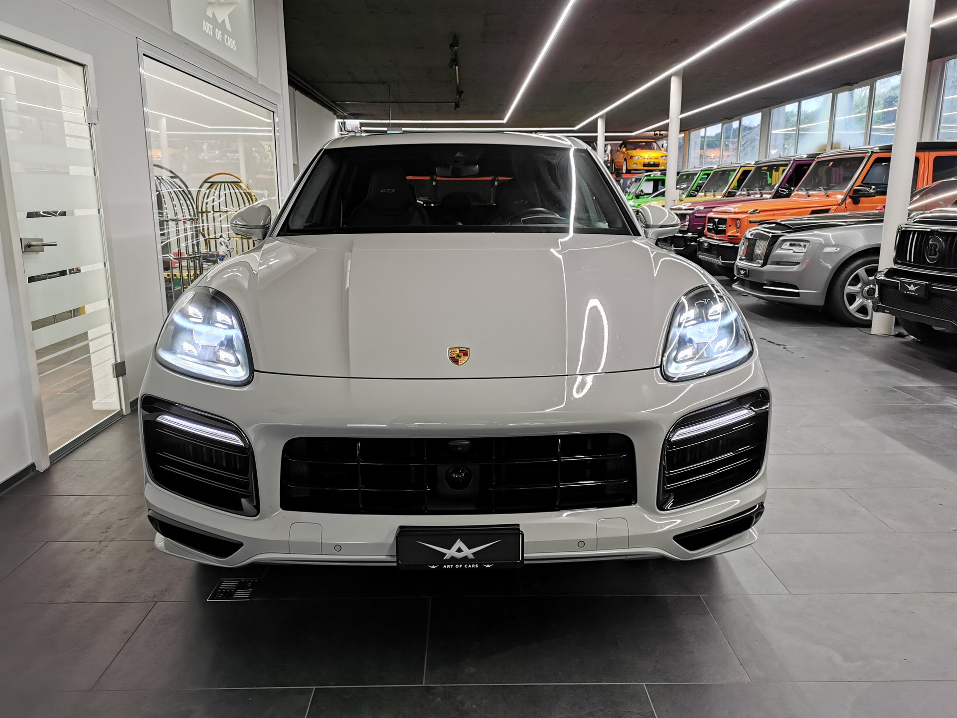 PORSCHE Cayenne GTS TURBO BIS 570 PS KREIDE ABSTANDSREGELTEMPOMAT 360° KAMERA ALCANTRA PANORAMADACH FACELIFT 2023 AHK SPORTABGAS HEADUP-image-1