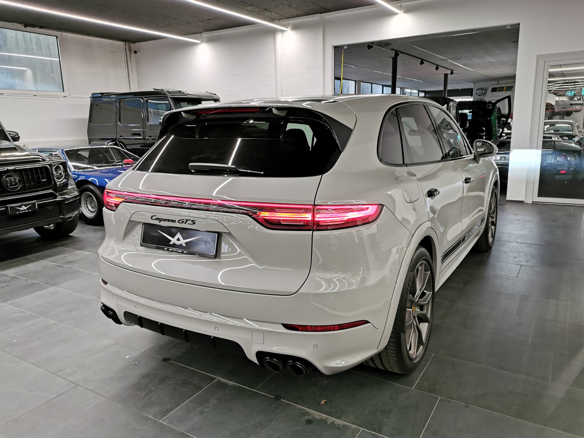 PORSCHE Cayenne GTS TURBO BIS 570 PS KREIDE ABSTANDSREGELTEMPOMAT 360° KAMERA ALCANTRA PANORAMADACH FACELIFT 2023 AHK SPORTABGAS HEADUP-image-6