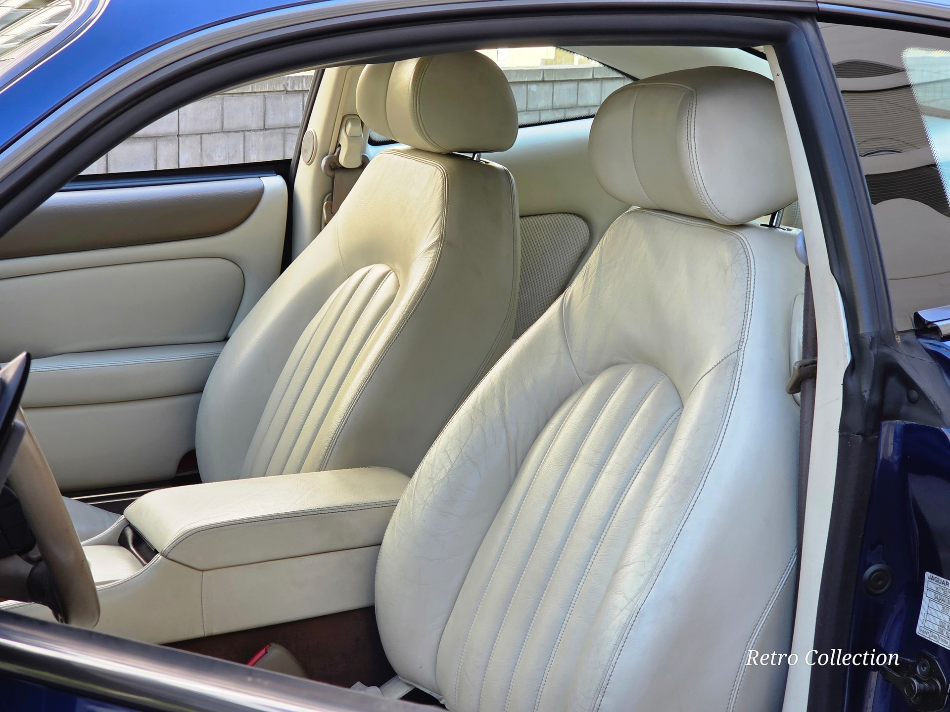 JAGUAR XK8 - voiture CH - excellent état - rare phase 2 - carnet de services - expertisée 04.2025.-image-10