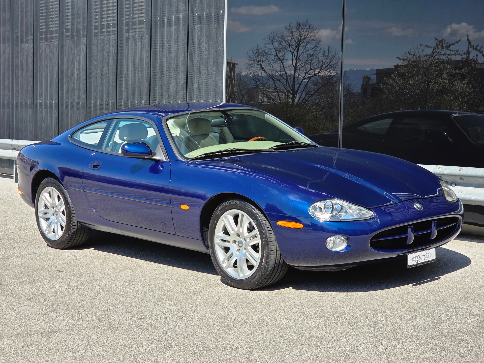 JAGUAR XK8 - voiture CH - excellent état - rare phase 2 - carnet de services - expertisée 04.2025.-image-3