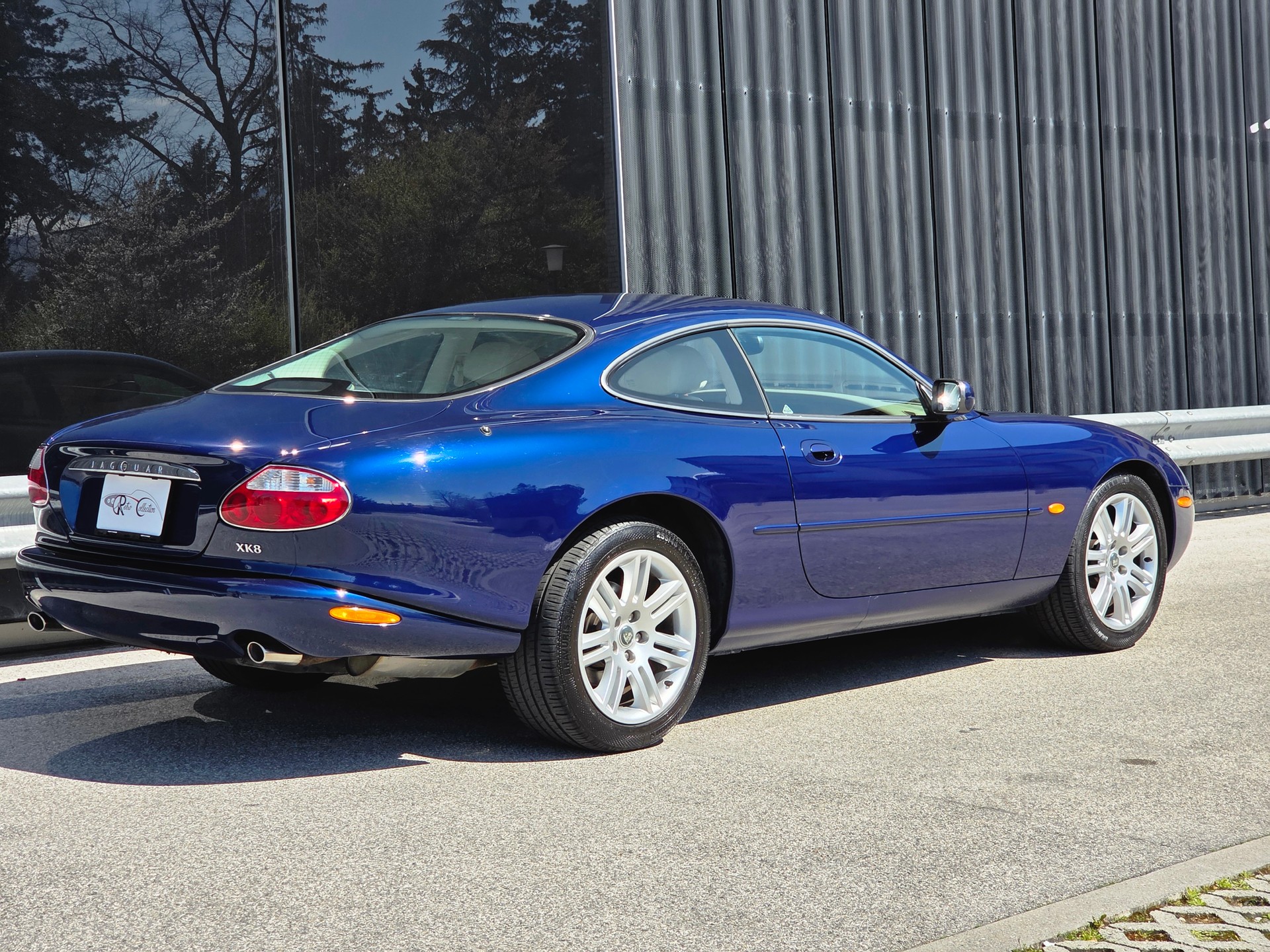 JAGUAR XK8 - voiture CH - excellent état - rare phase 2 - carnet de services - expertisée 04.2025.-image-4