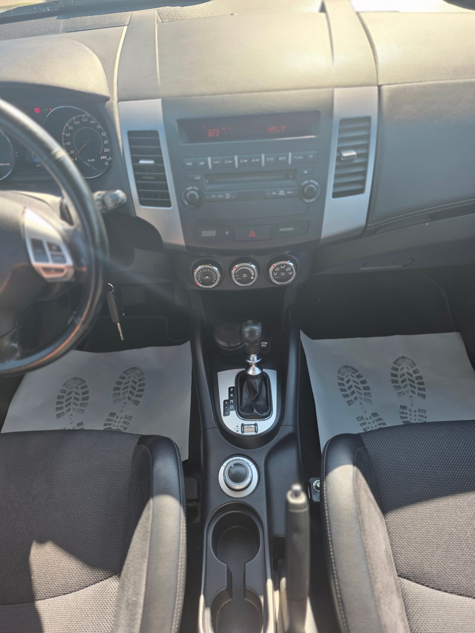 CITROEN C-Crosser 2.2 HDi VTR DCS6-image-11