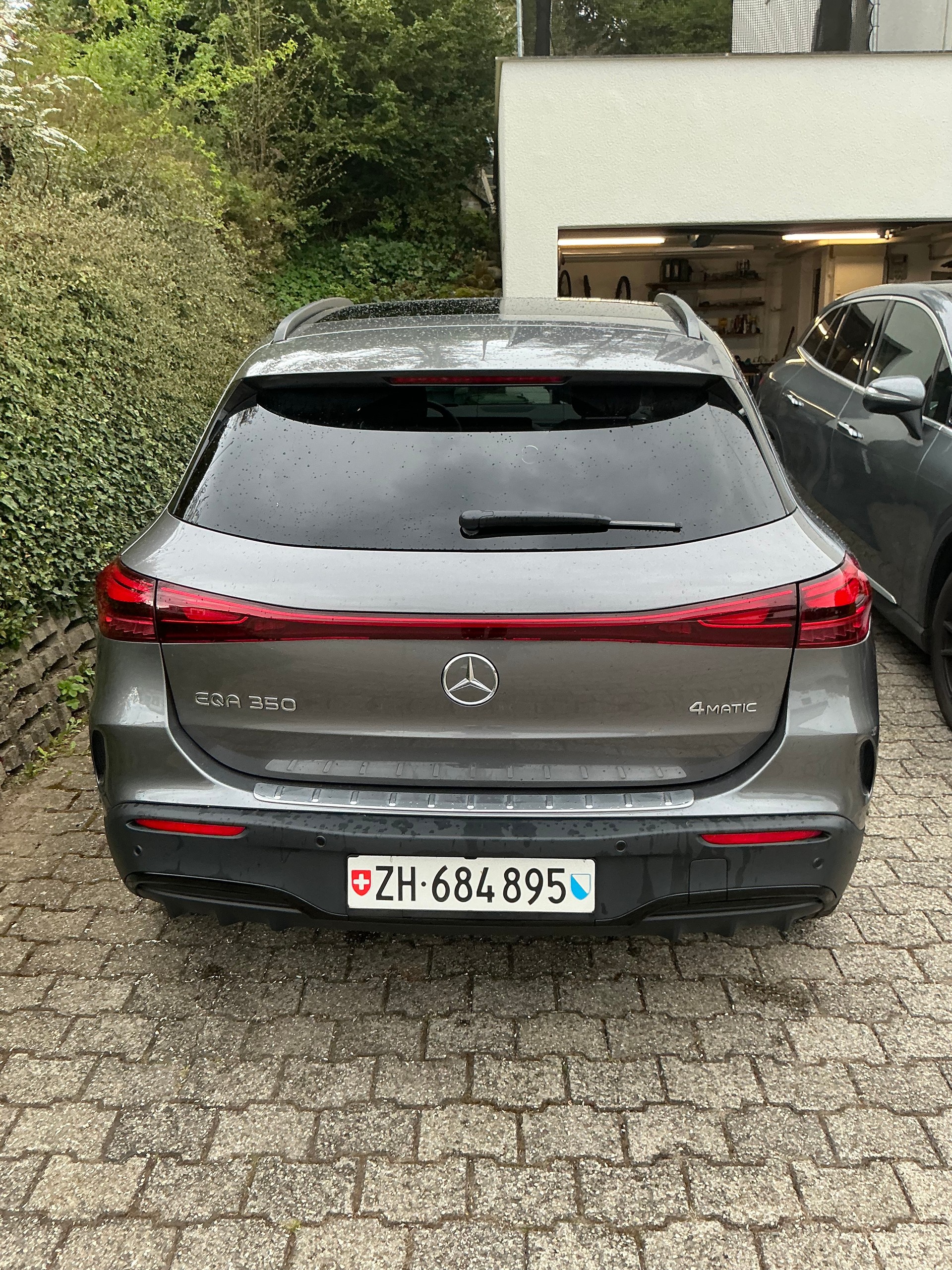 MERCEDES-BENZ EQA 350 AMG Line 4Matic-image-1