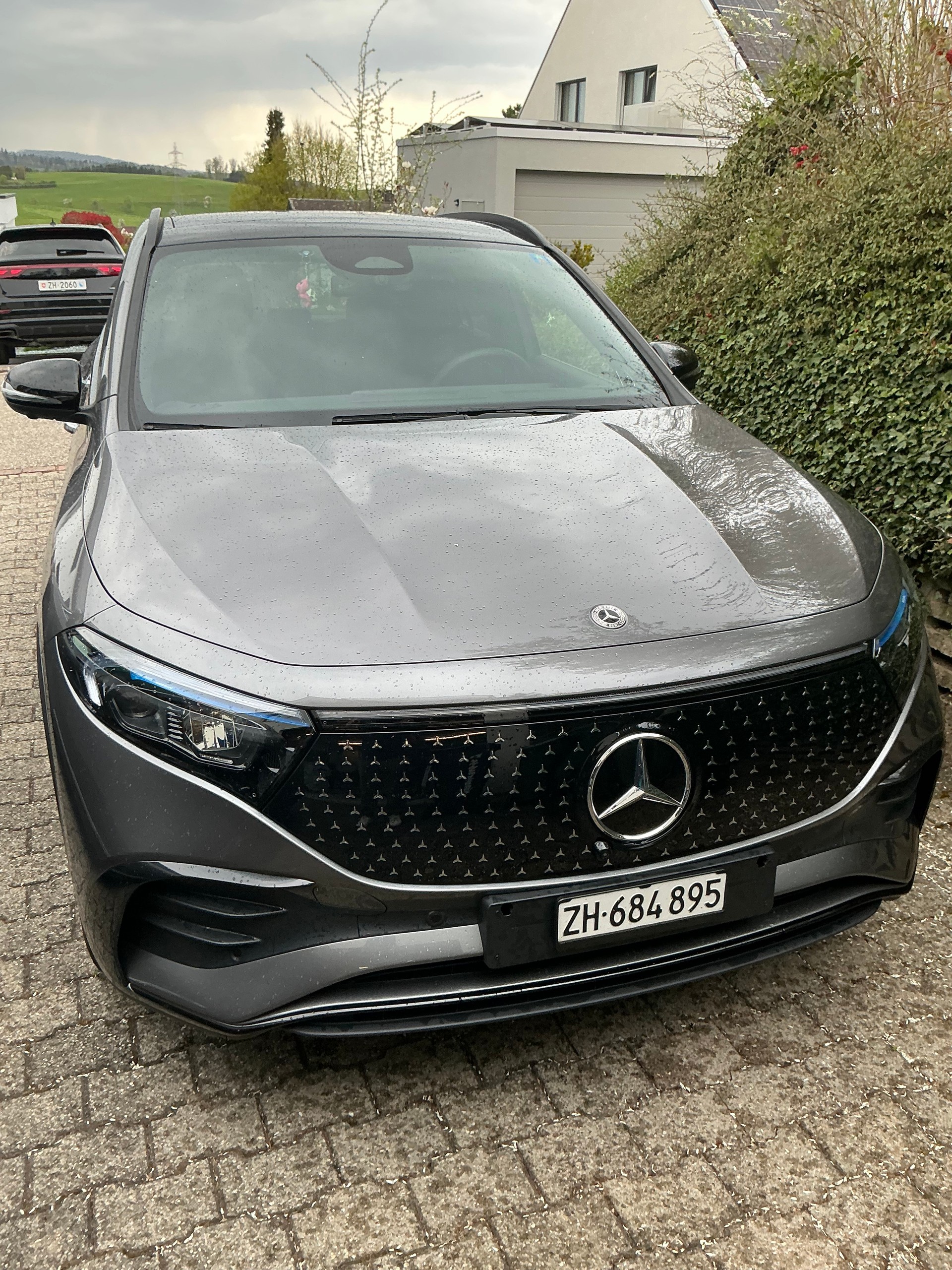 MERCEDES-BENZ EQA 350 AMG Line 4Matic