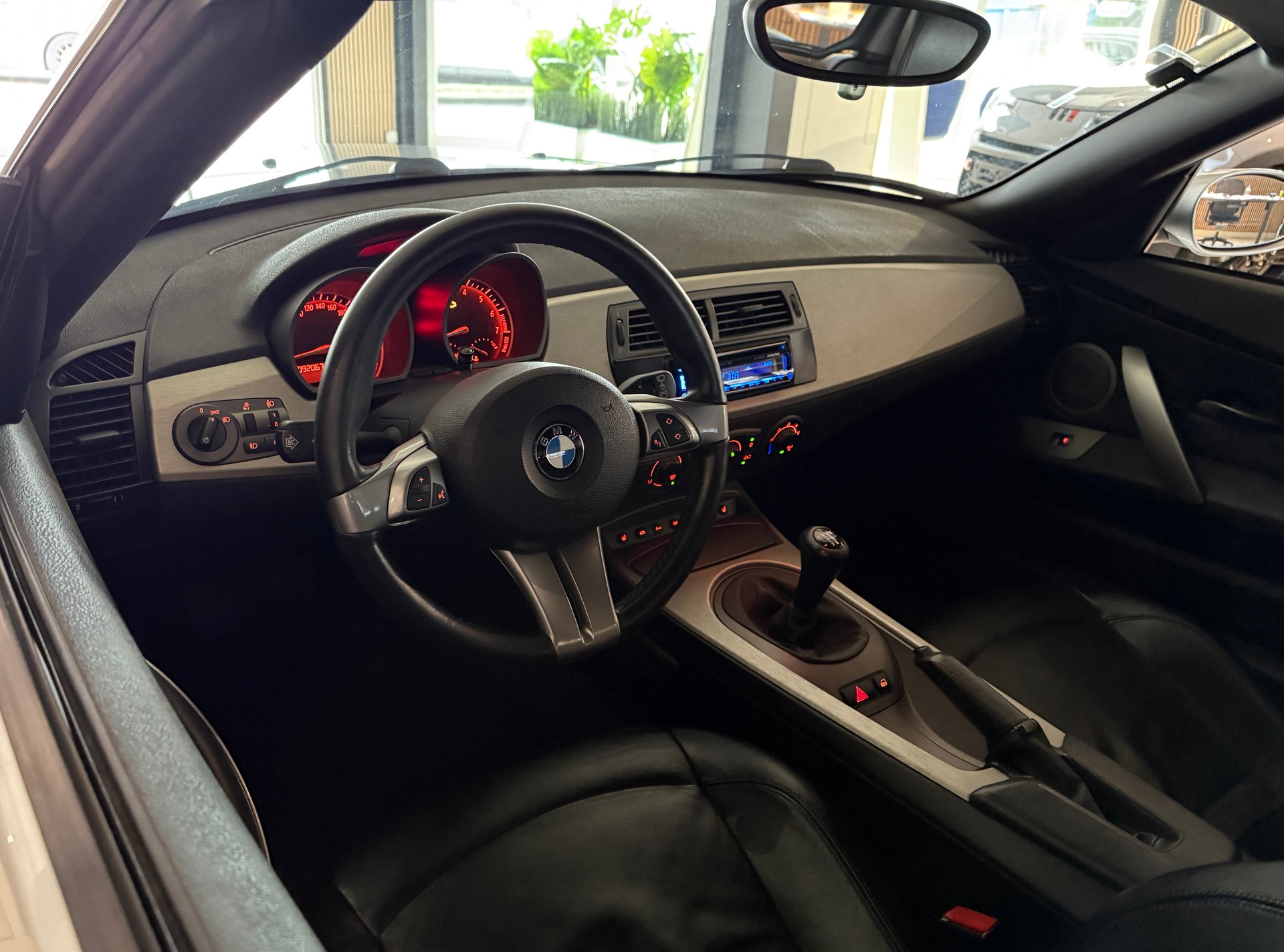 BMW Z4 2.2i Roadster-image-16