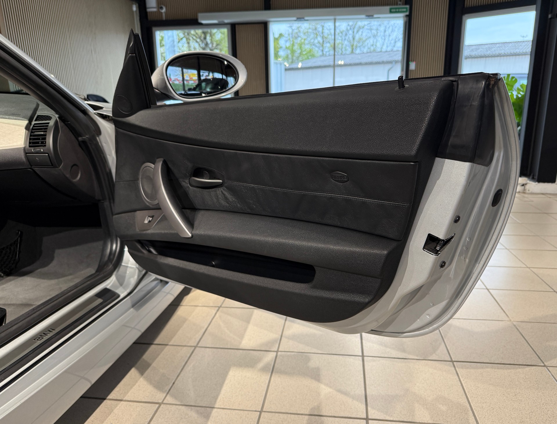 BMW Z4 2.2i Roadster-image-30