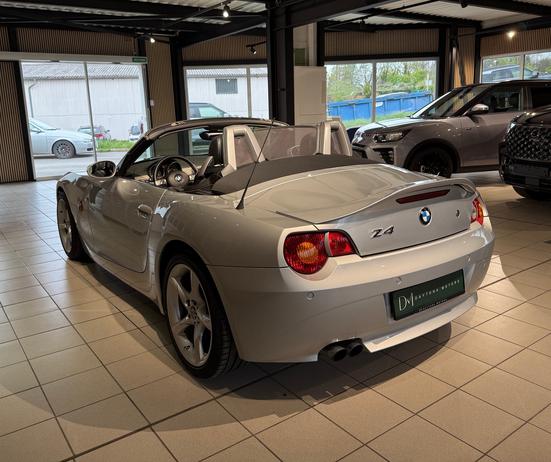 BMW Z4 2.2i Roadster-image-8