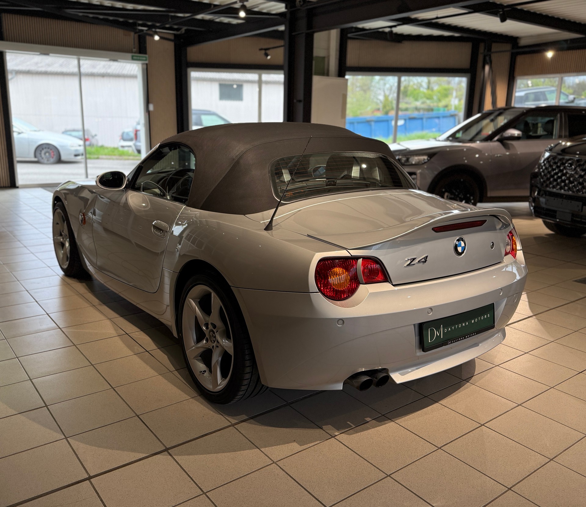 BMW Z4 2.2i Roadster-image-13