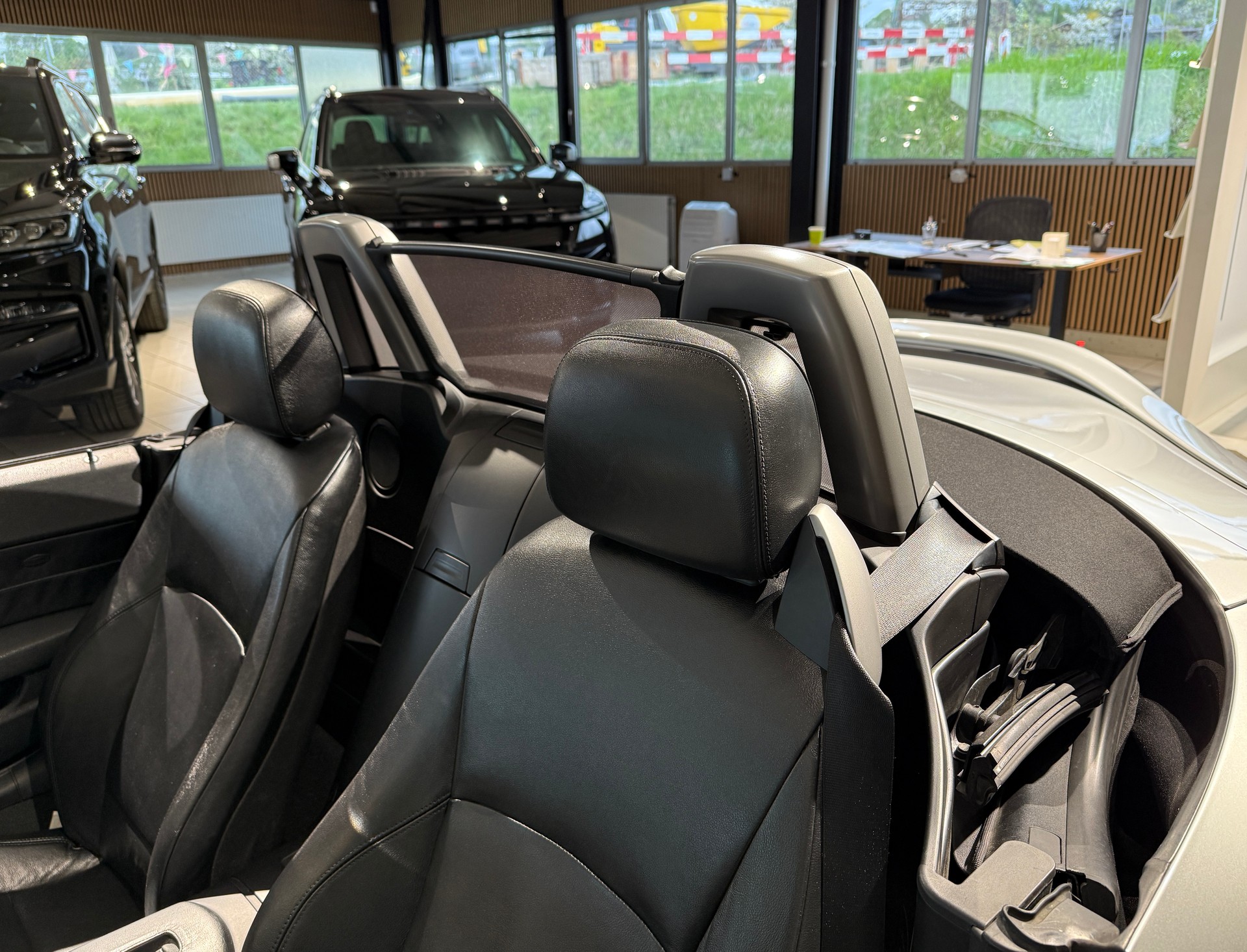 BMW Z4 2.2i Roadster-image-28