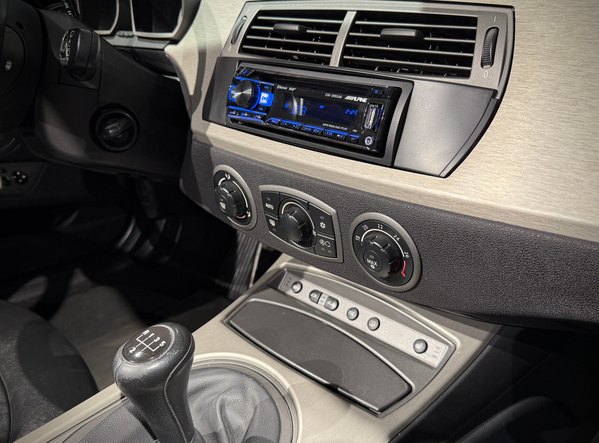BMW Z4 2.2i Roadster-image-24