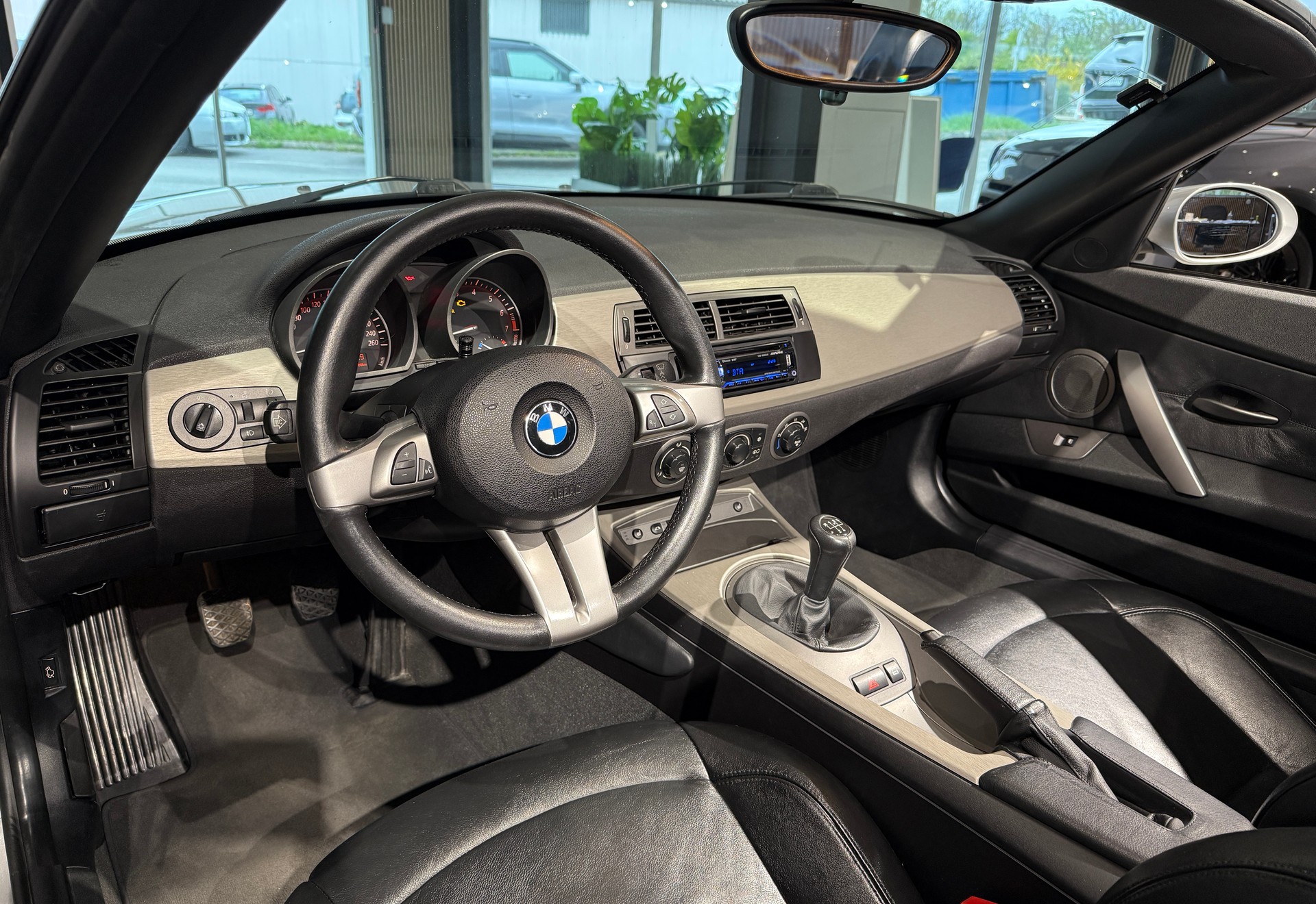 BMW Z4 2.2i Roadster-image-18
