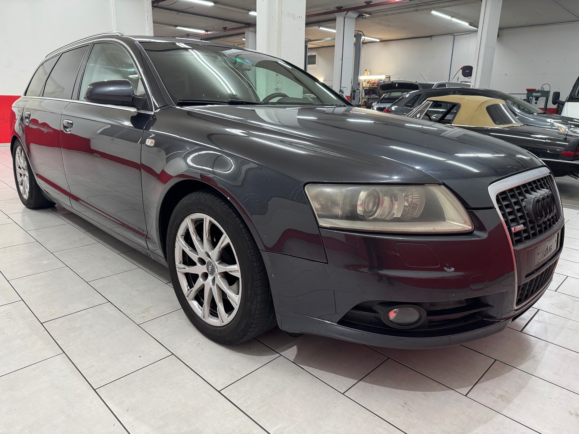 AUDI A6 Avant 3.0 V6 TDI quattro-image-2