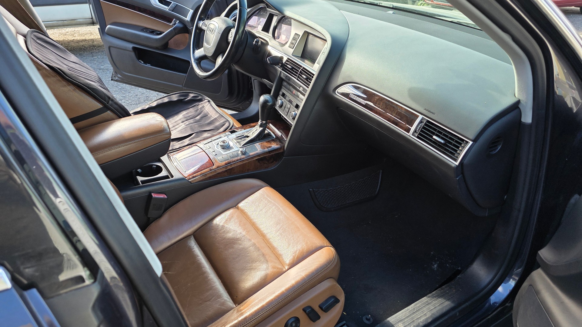 AUDI A6 Avant 3.0 V6 TDI quattro-image-10