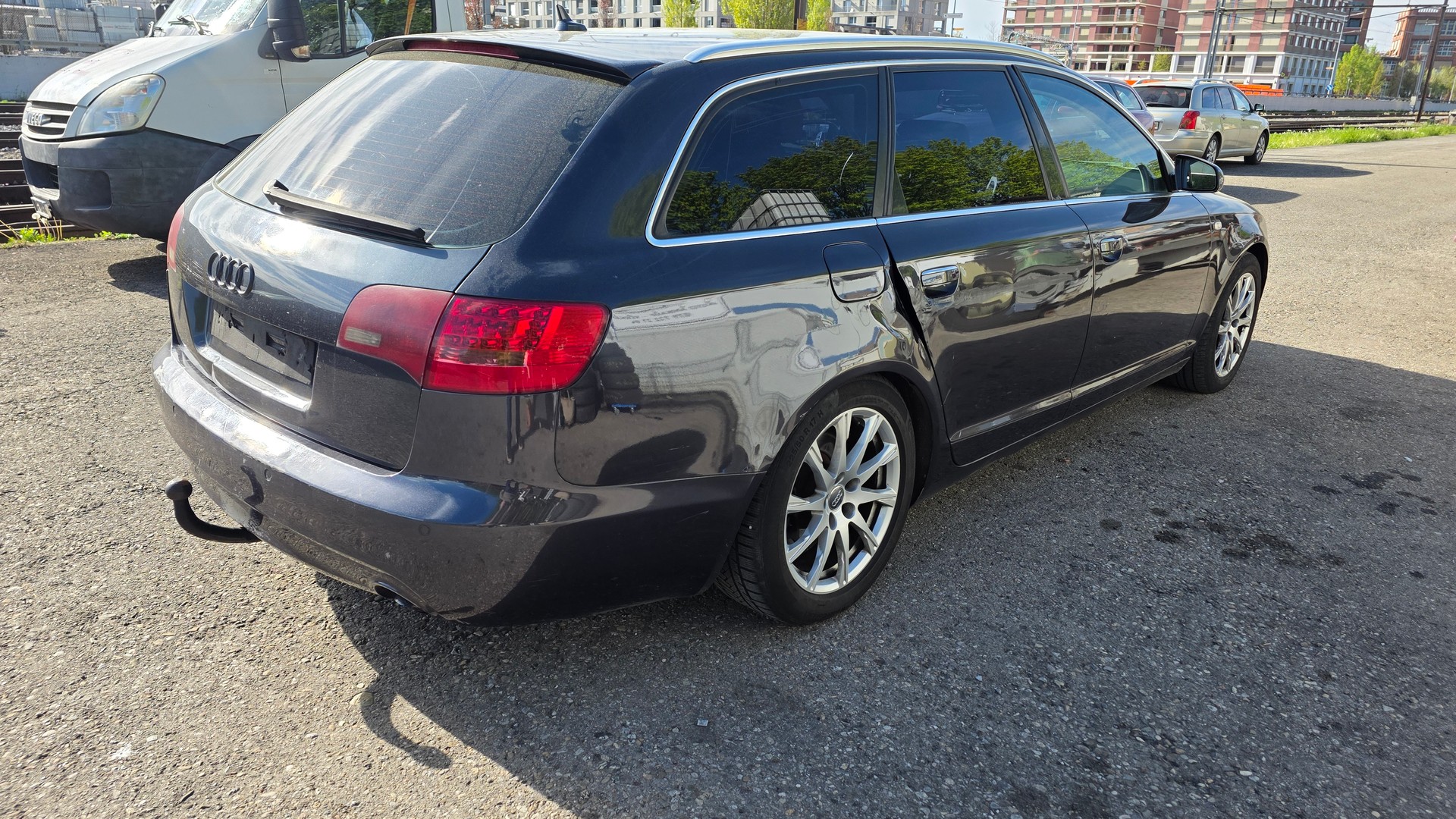 AUDI A6 Avant 3.0 V6 TDI quattro-image-4